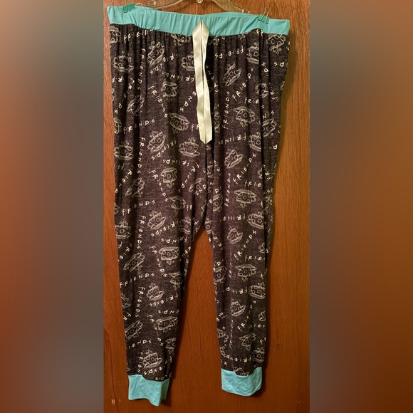 FRIENDS Other - Women’s US XL Friends Pyjama Pants. Super Soft